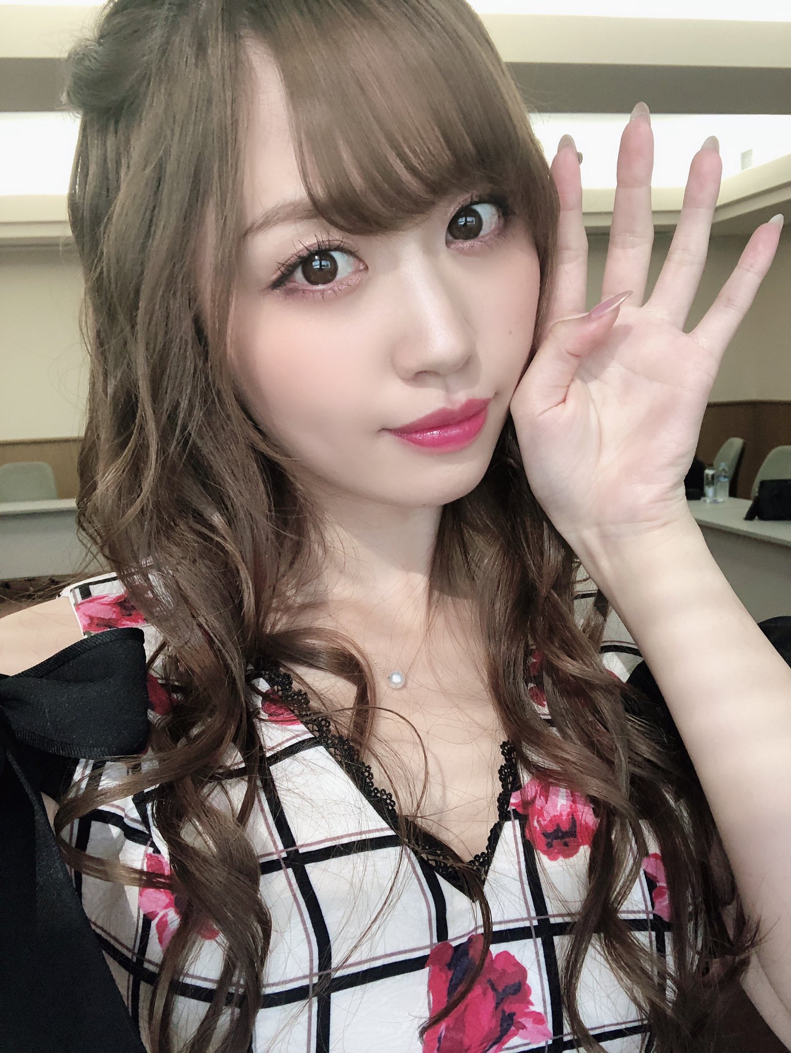 Araki Sakura : Linq | 新木さくら : linq